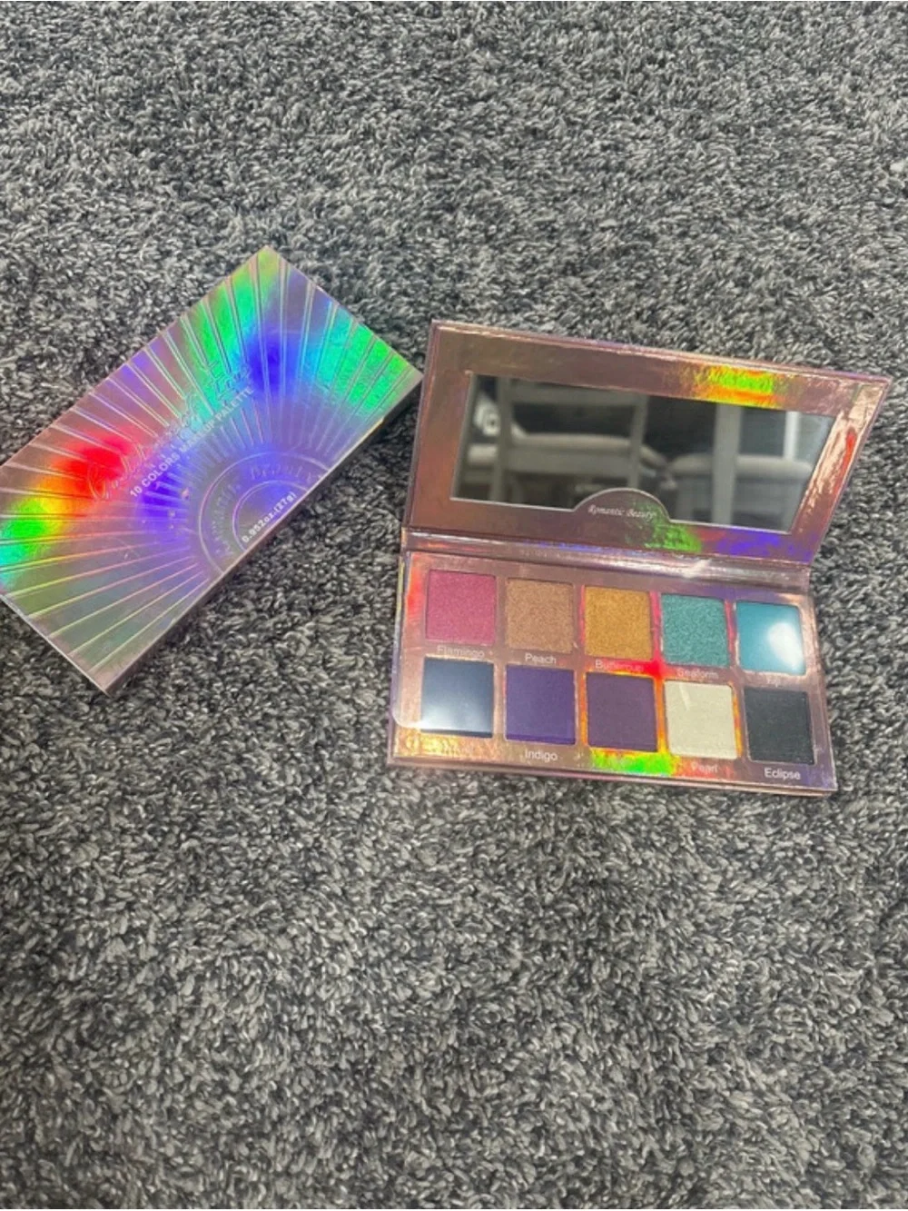 Holographic 10 Color Eyeshadow Palette